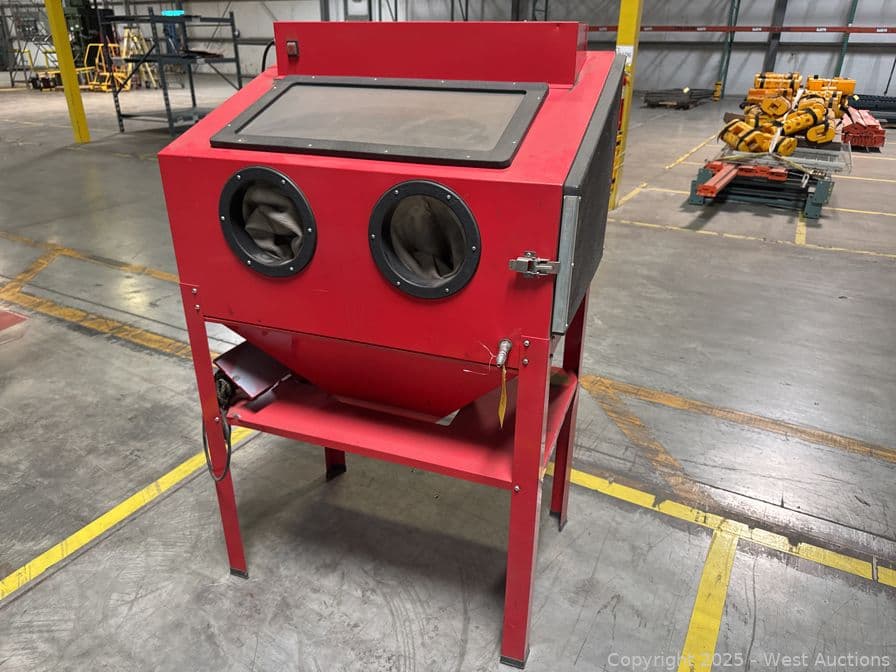 steel-material-blasting-cabinet-595655