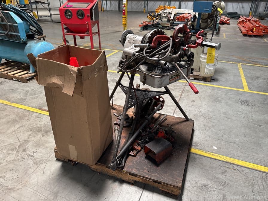 contents-of-pallet-ridgid-300-pipe-threader-2-pipe-stands-and-8-roadside-cones-595652