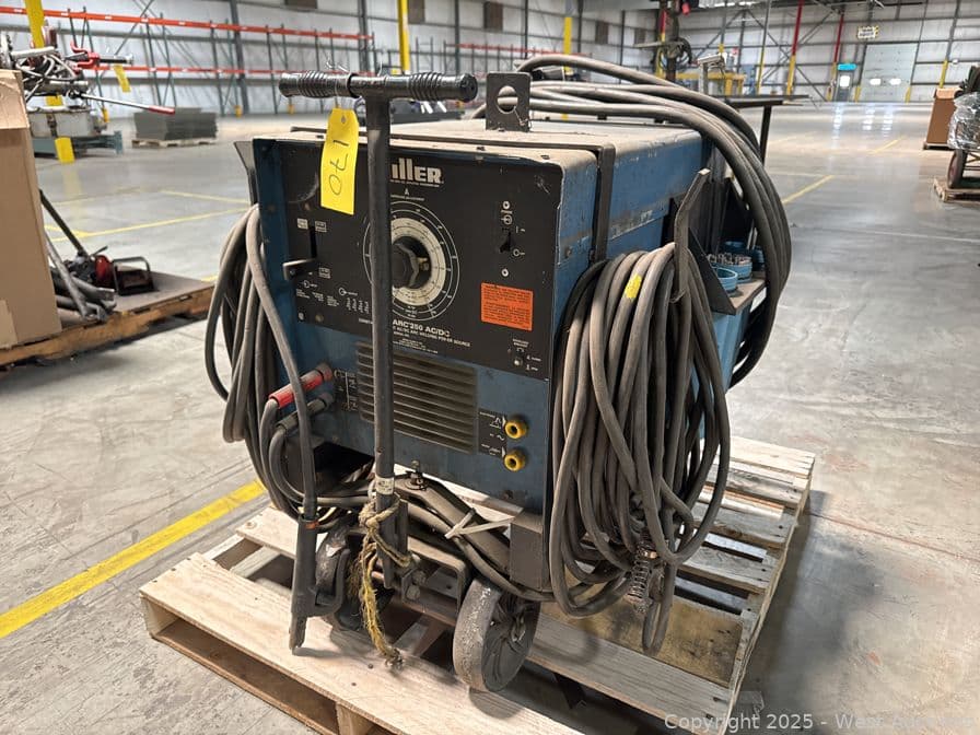 miller-dialarc-250-ac-dc-welder-with-leads-and-more-595651