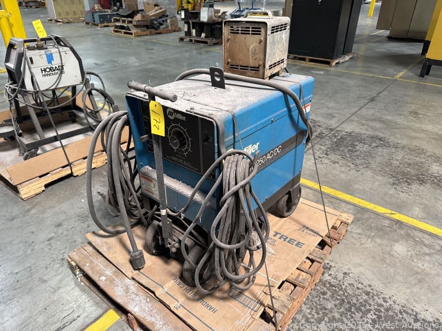 miller-dialarc-250-ac-dc-welder-with-leads-and-more-595649