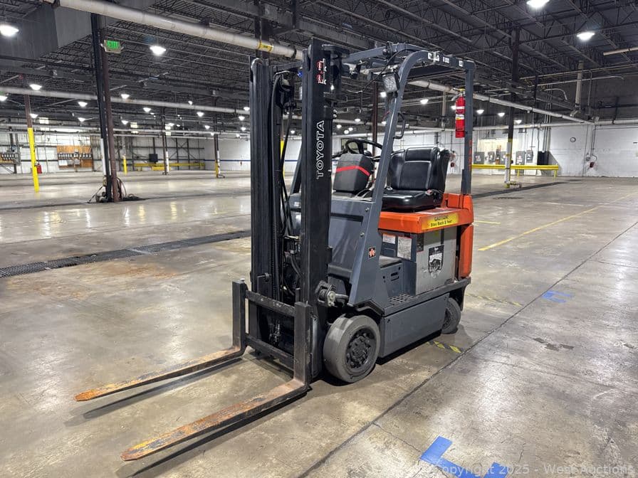 toyota-2-750-lb-capacity-electric-forklift-595547