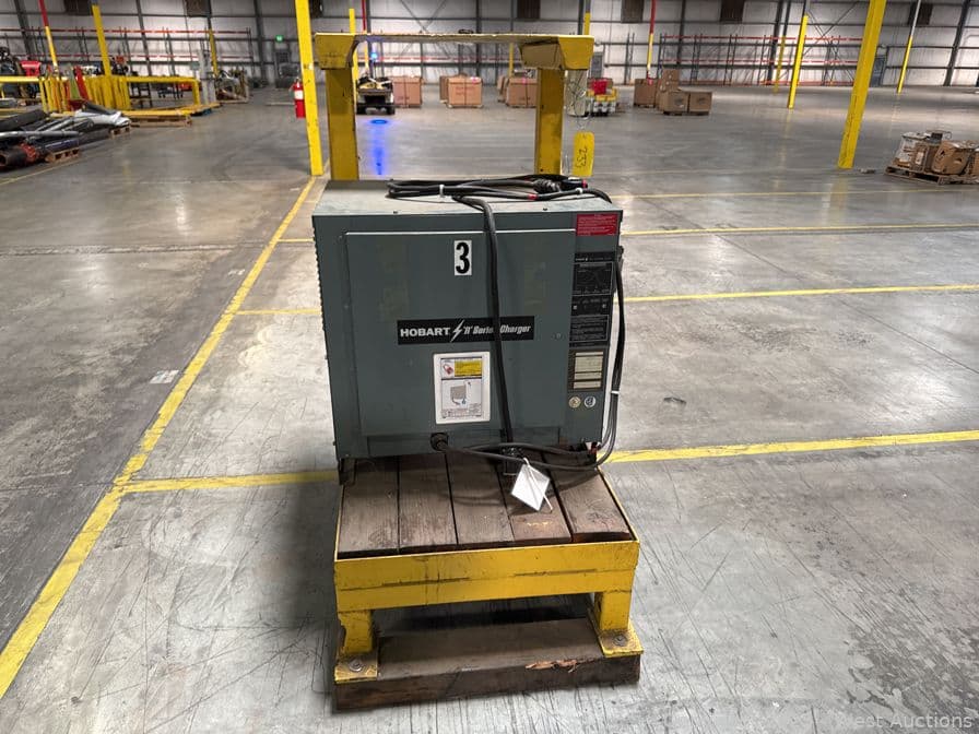 hobart-r-series-3-phase-battery-charger-595588
