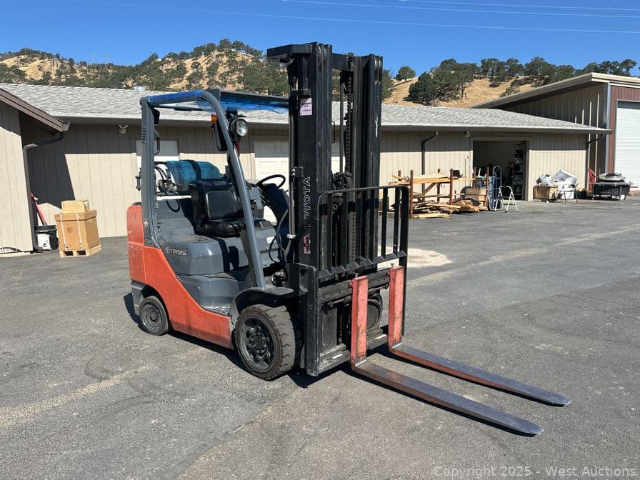 toyota-propane-powered-5-720-lb-capacity-forklift-600499