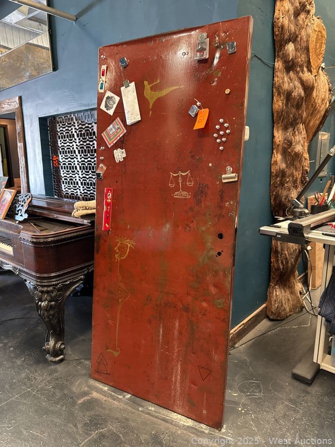 display-board-artwork-made-from-steel-door-594072