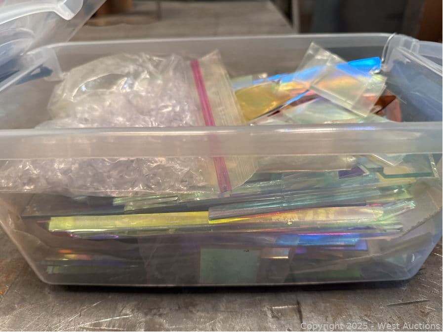 plastic-bin-with-glass-595945