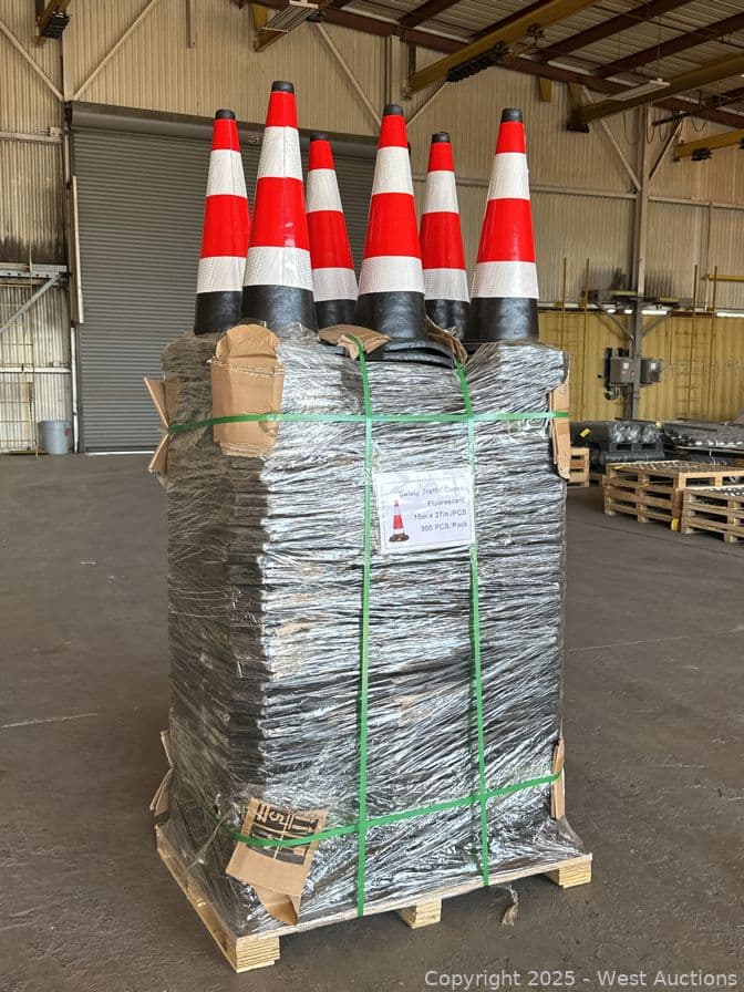300-fluorescent-safety-traffic-cones-unused-598134
