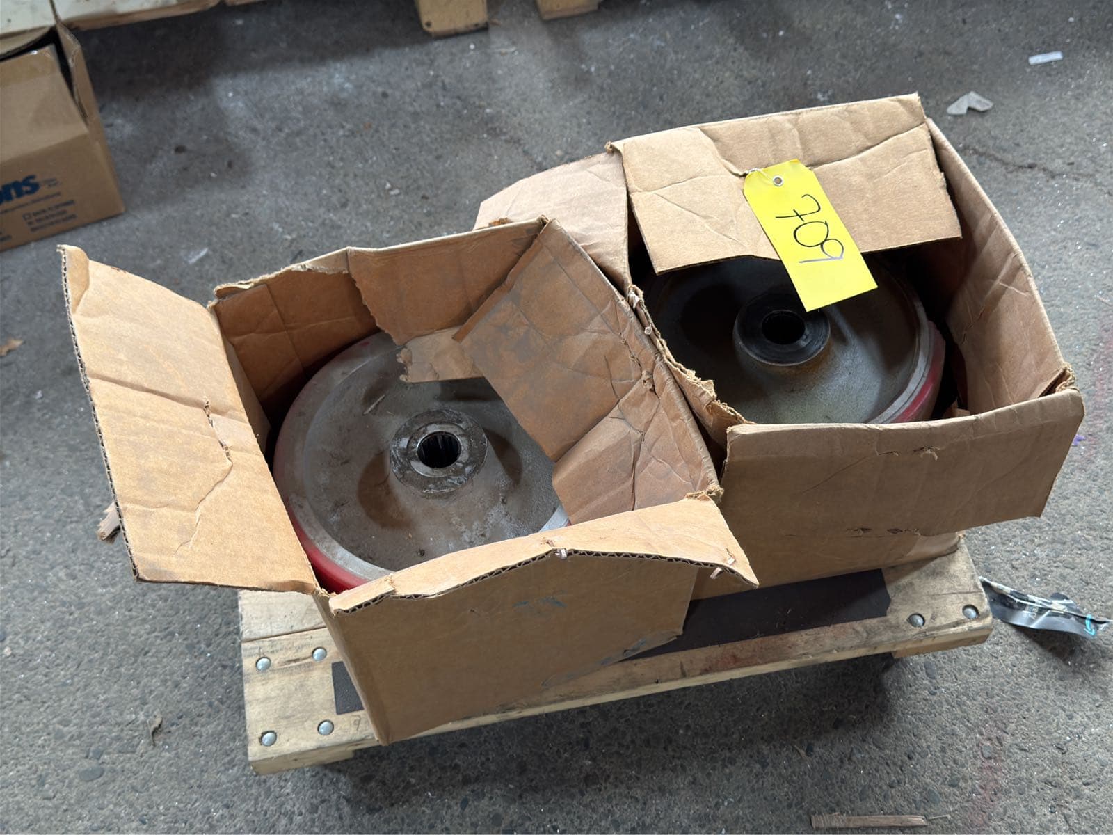 4-10-heavy-duty-casters-5c6b7e