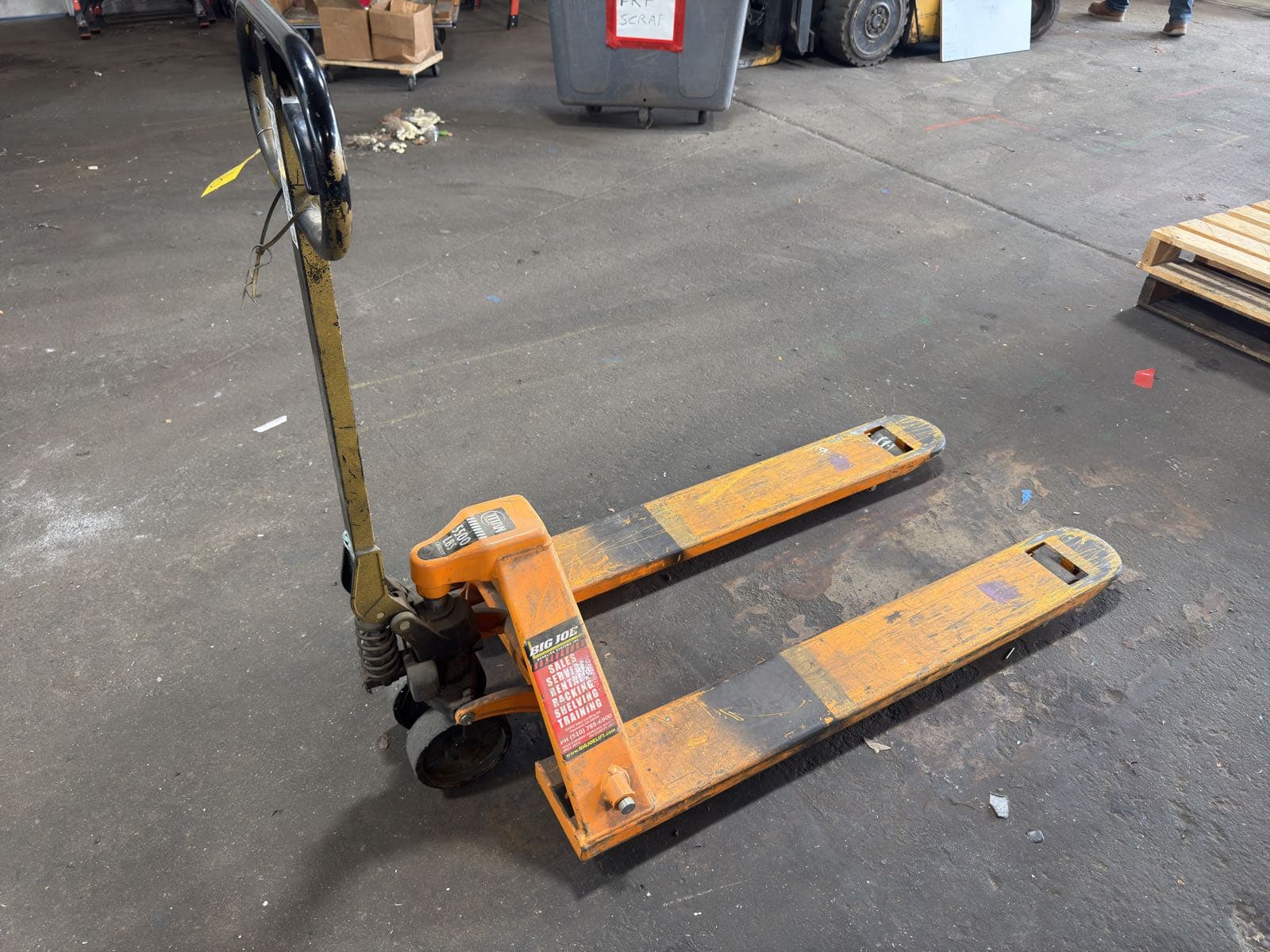 big-joe-5500lb-capacity-pallet-jack-06b017