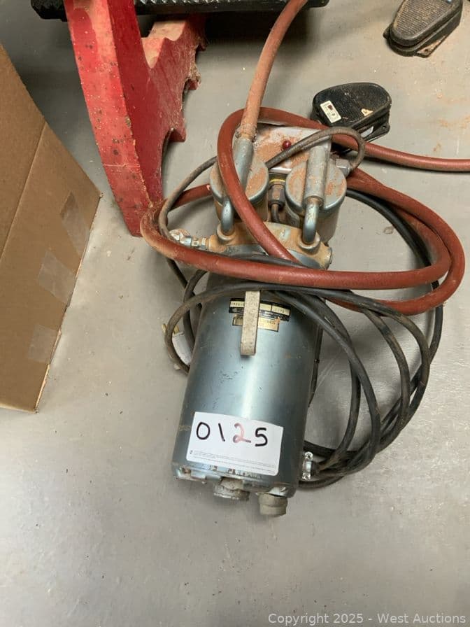 gast-vacuum-pump-605202