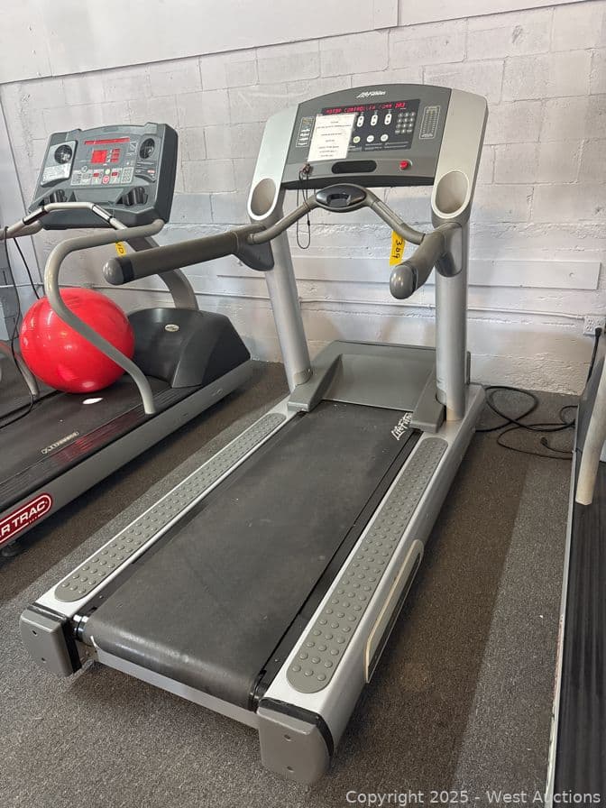 lifefitness-model-95ti-treadmill-597611