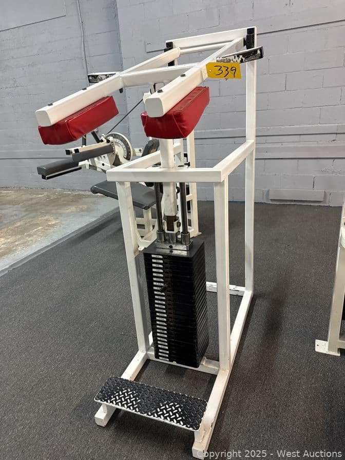 standing-calf-raise-machine-597581