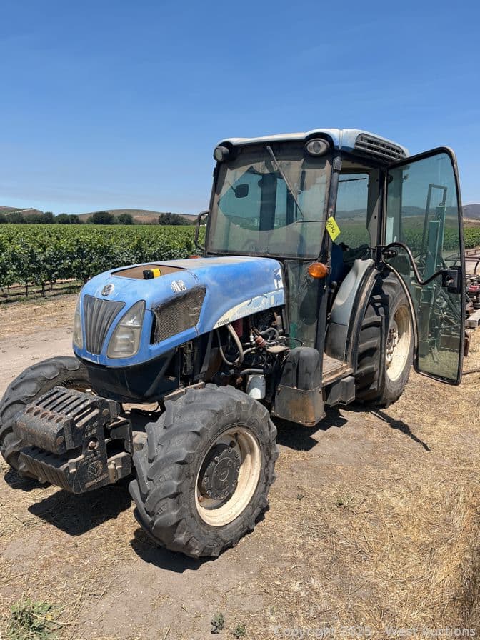 new-holland-t4050f-cab-tractor-605806