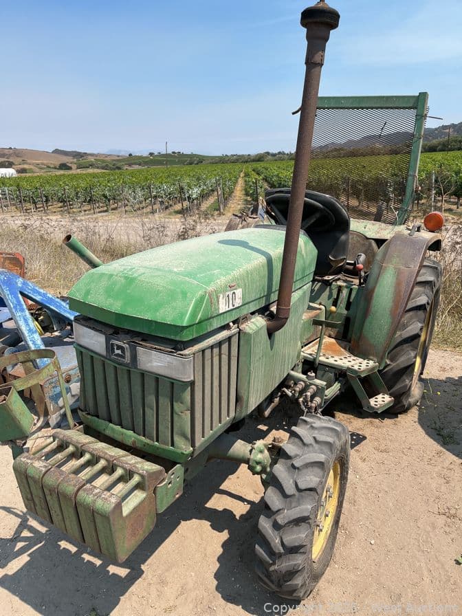 1996-john-deere-870-tractor-605869