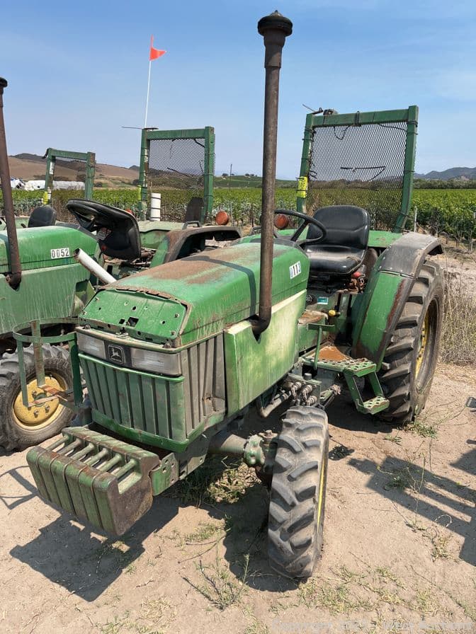 1996-john-deere-870-tractor-605868