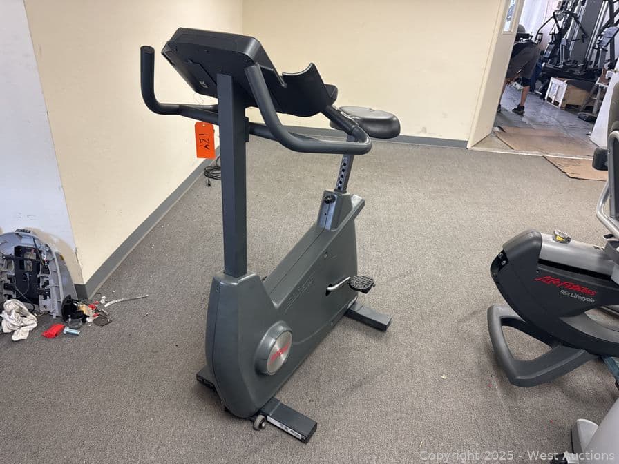 startrac-5330-gusapo-pro-stationary-bicycle-612611