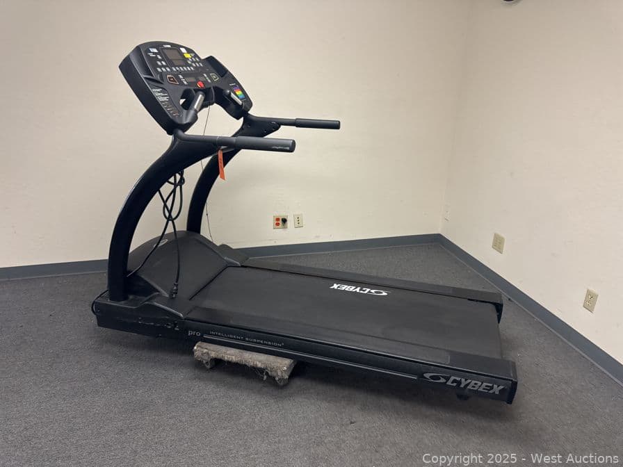 cybex-550t-intelligent-suspension-pro-treadmill-612617