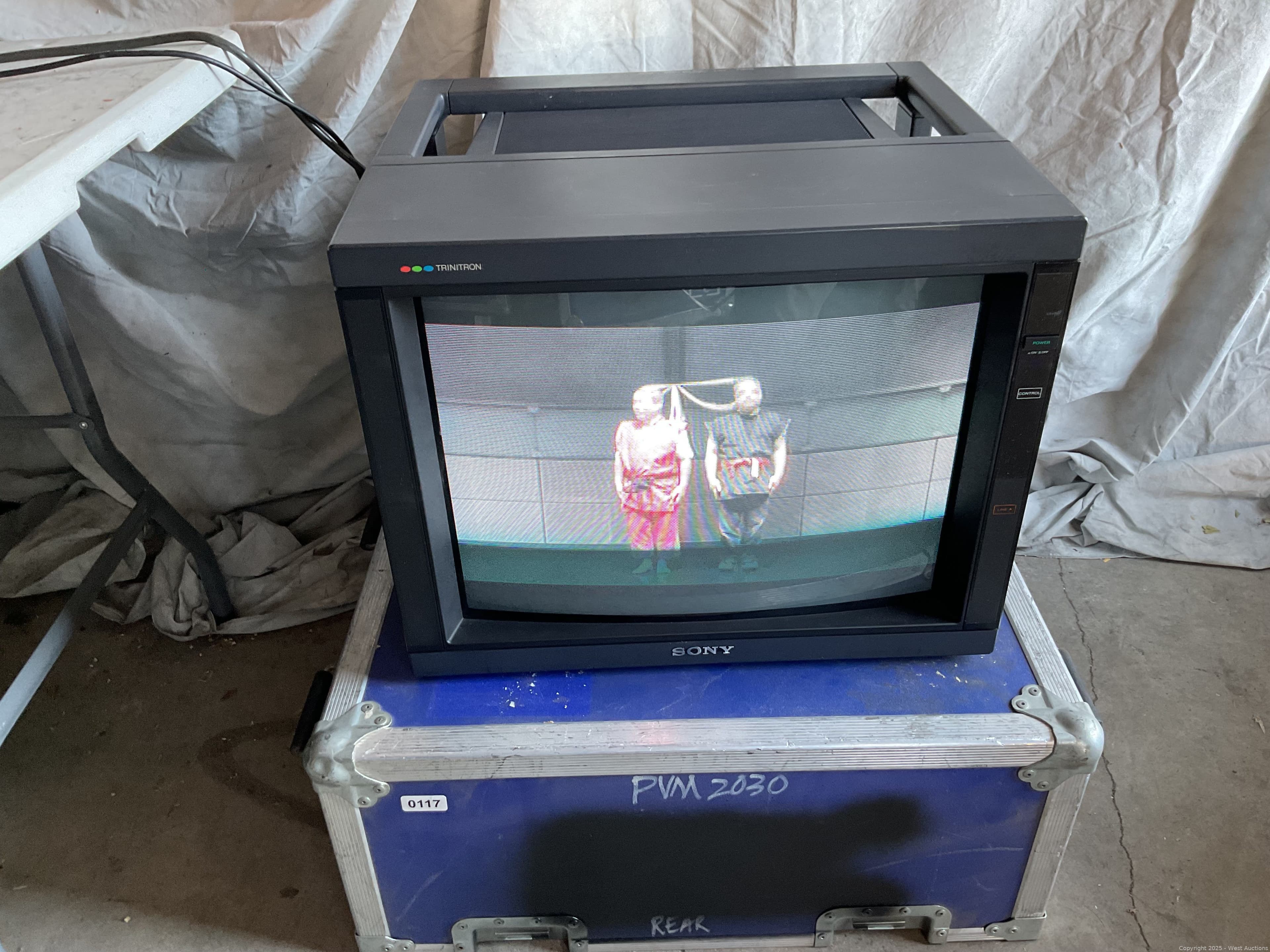 sony-pvm-2030-20-crt-monitor-in-road-case-616637