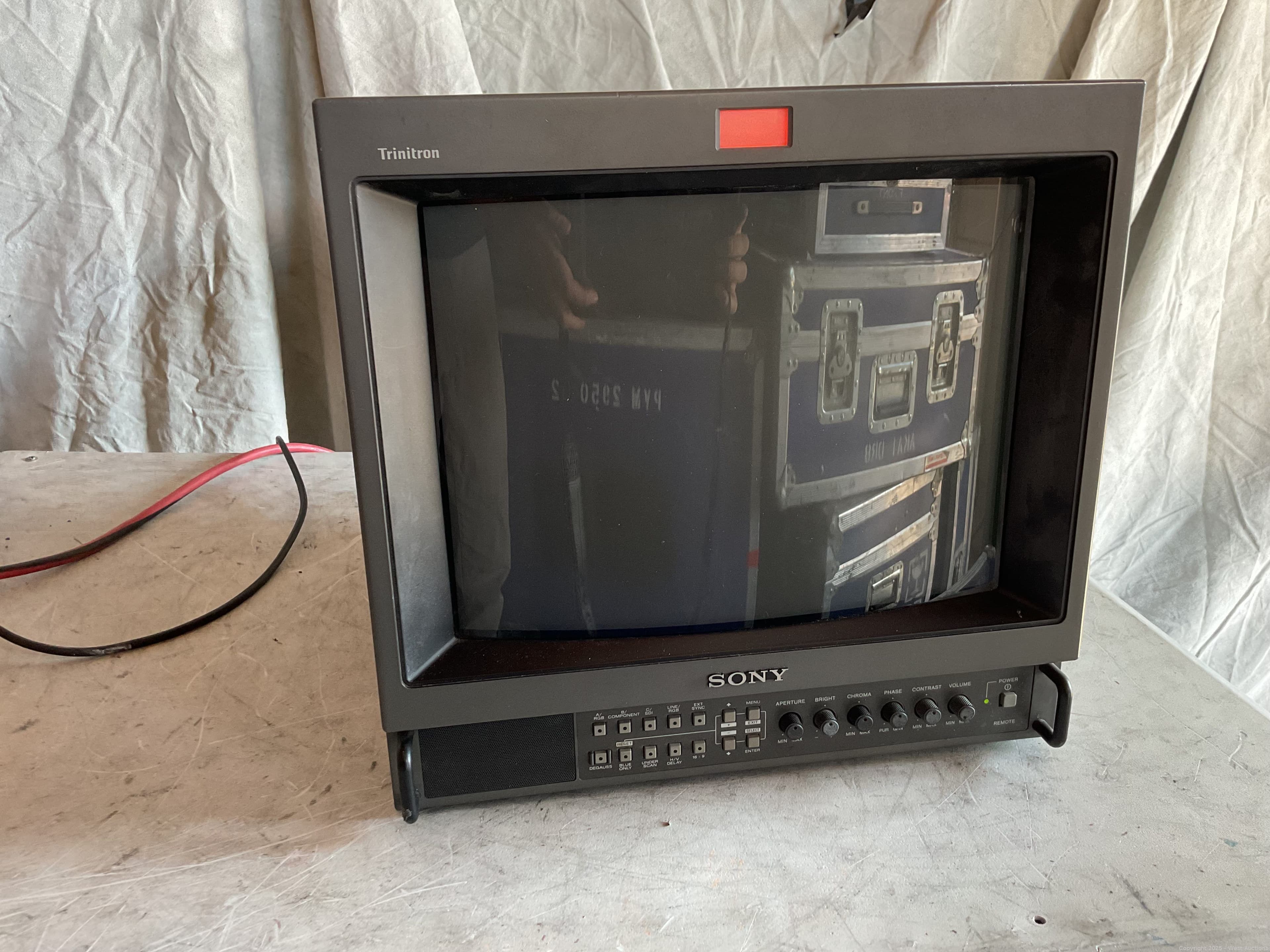 sony-trinitron-pvm-14m2u-13-crt-monitor-in-road-case-616640