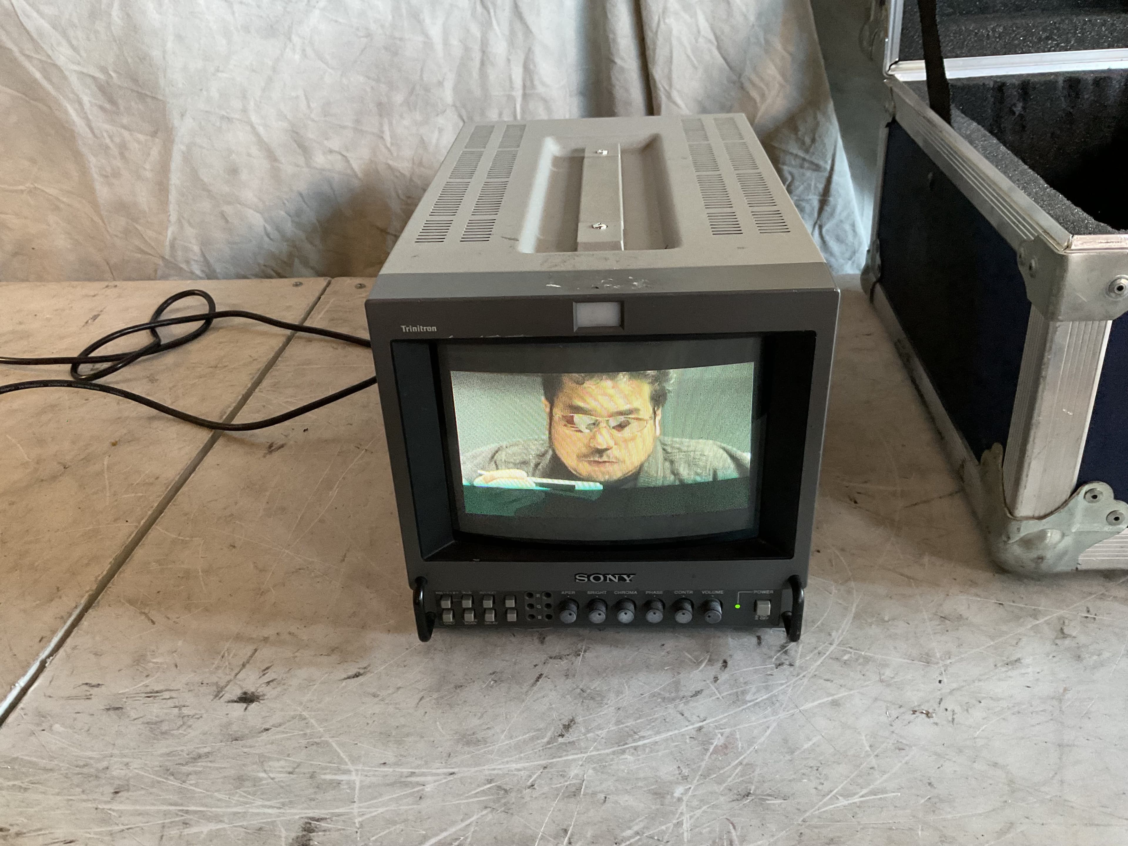 sony-pvm-8042q-8-crt-monitor-in-road-case-616648