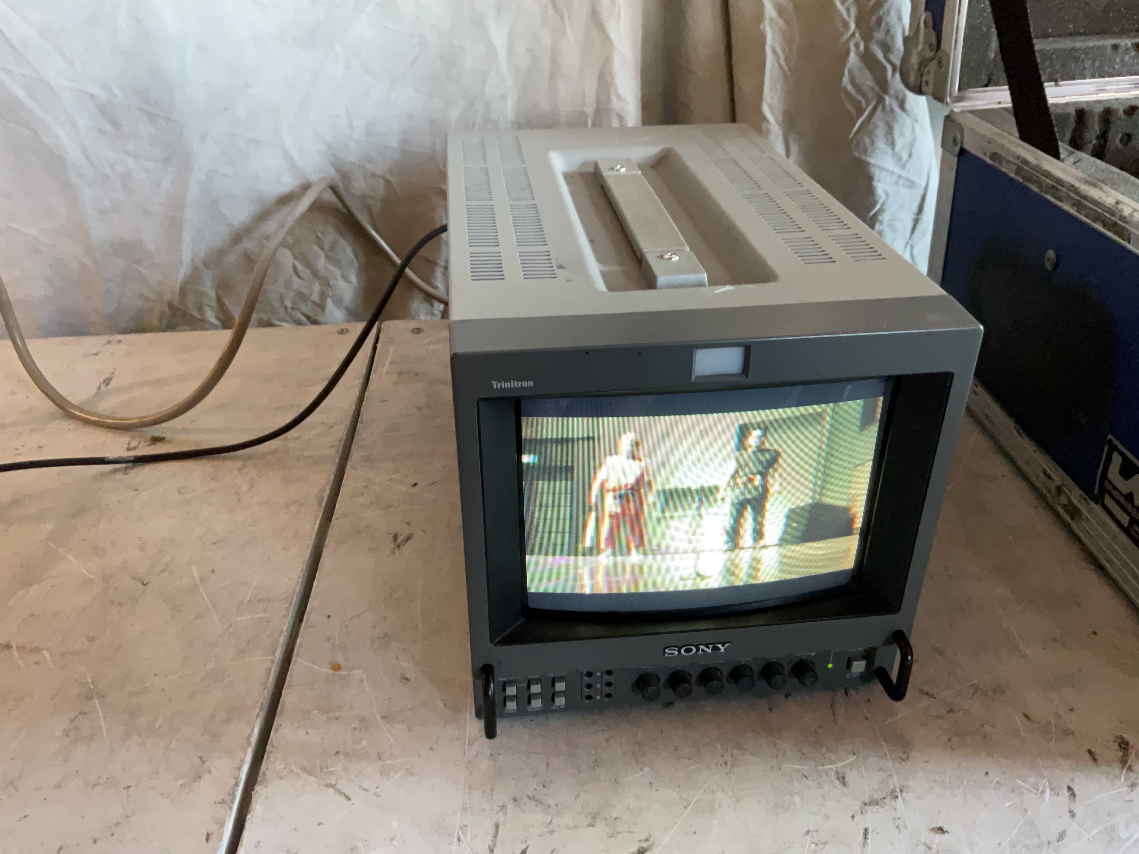 sony-pvm-8041q-8-crt-monitor-in-road-case-616650