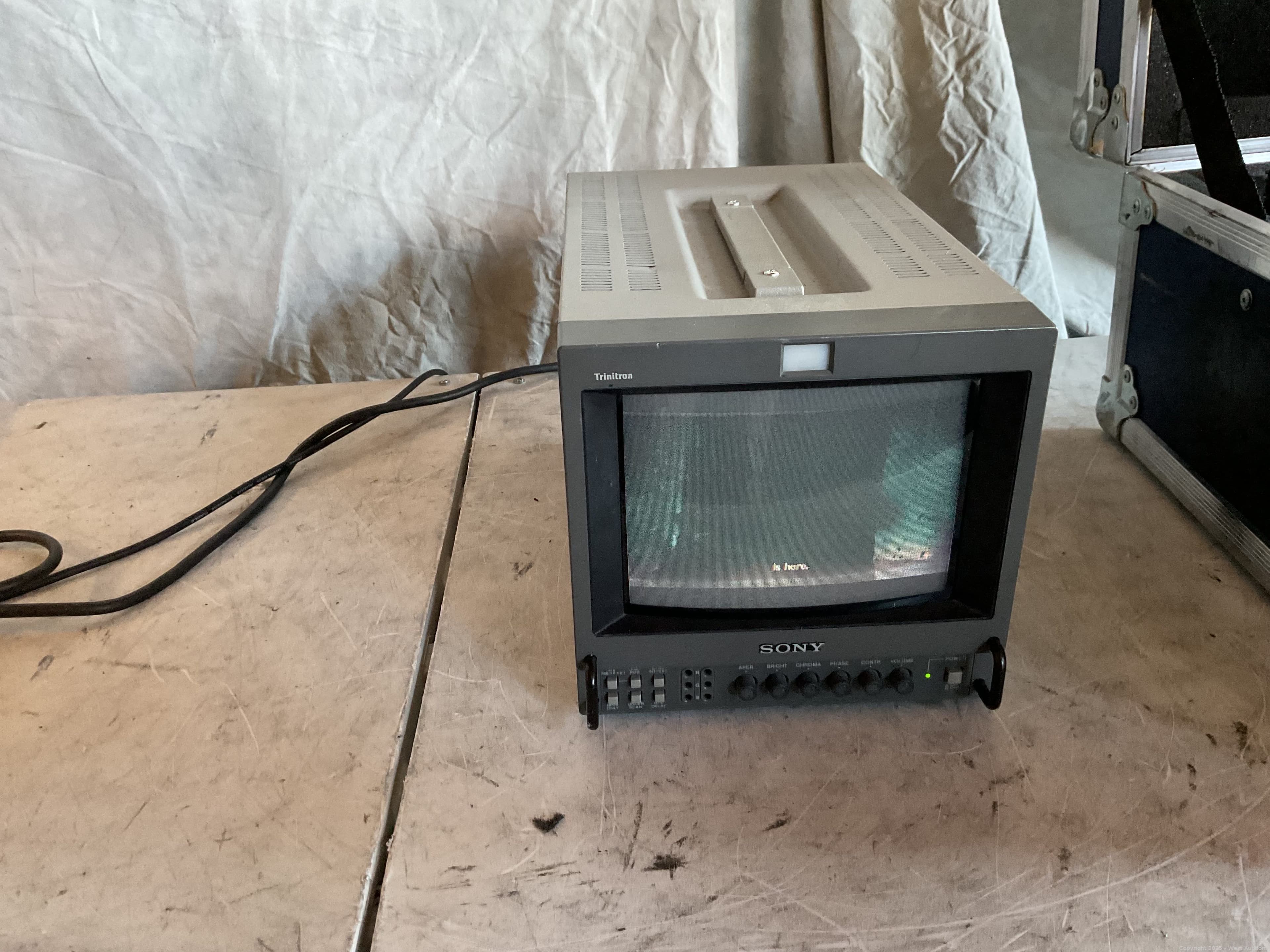 sony-pvm-8041q-8-crt-monitor-in-road-case-616654