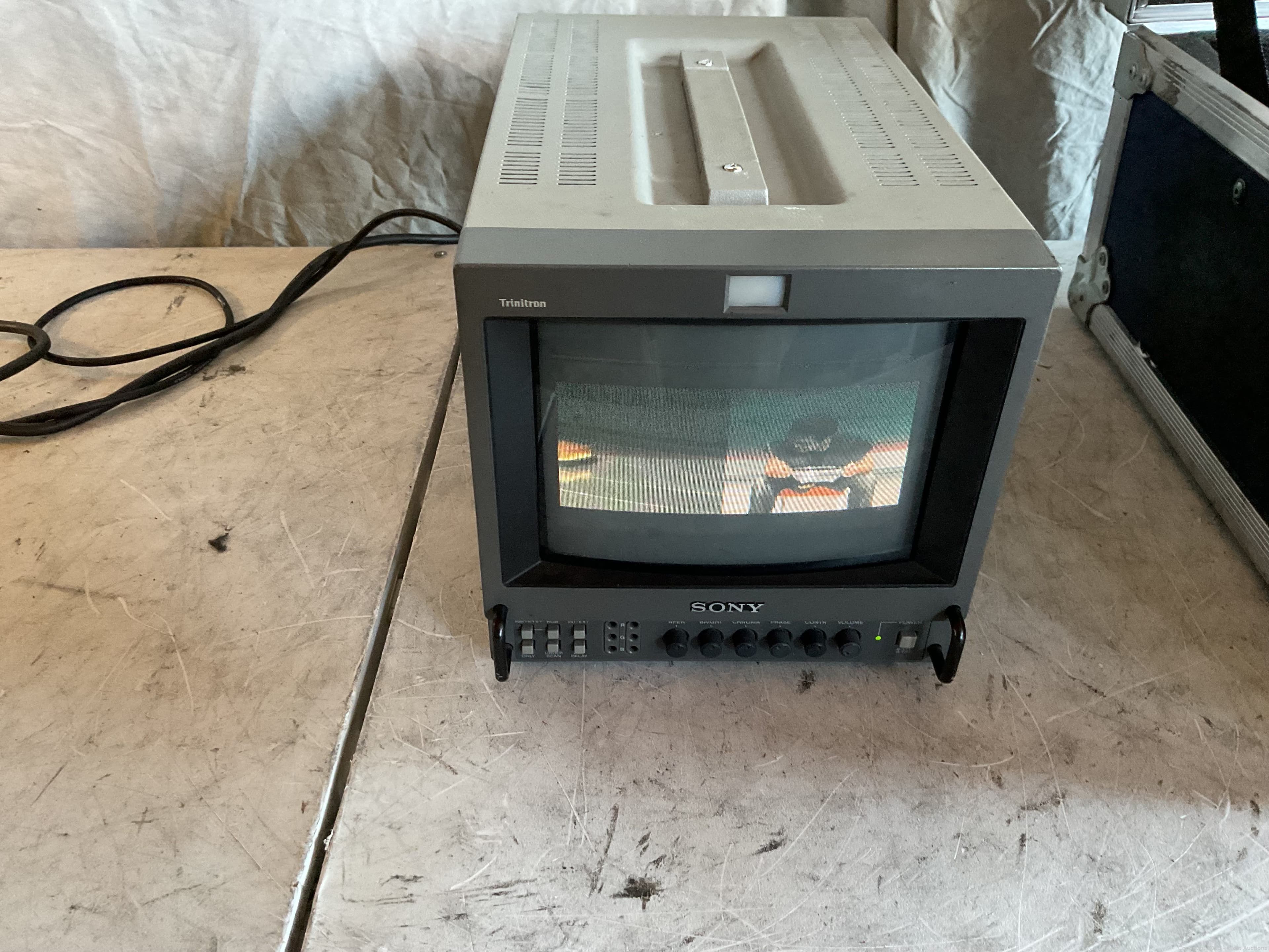 sony-pvm-8041q-8-crt-monitor-in-road-case-616656
