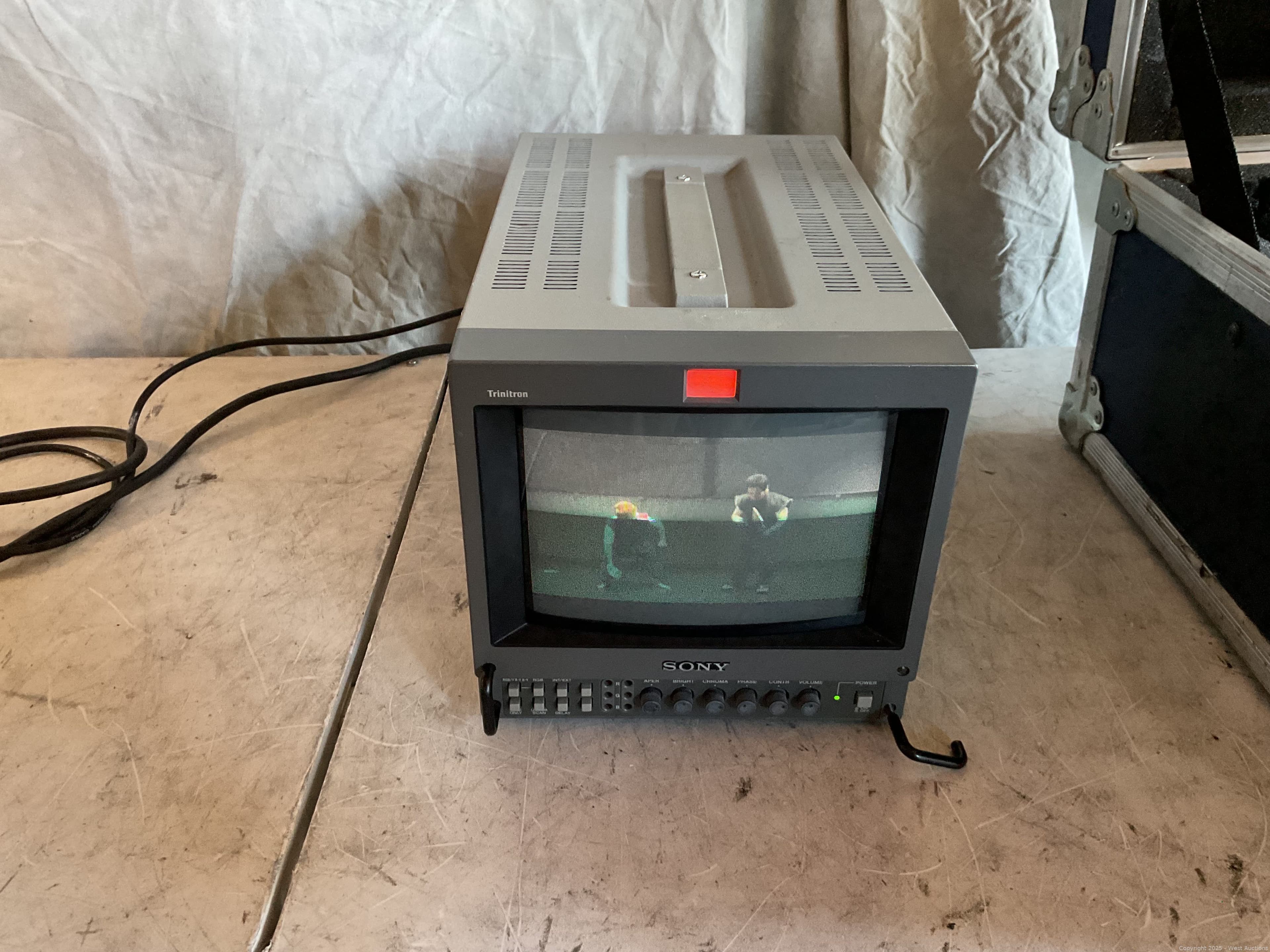 sony-pvm-8042q-8-crt-monitor-in-road-case-616658