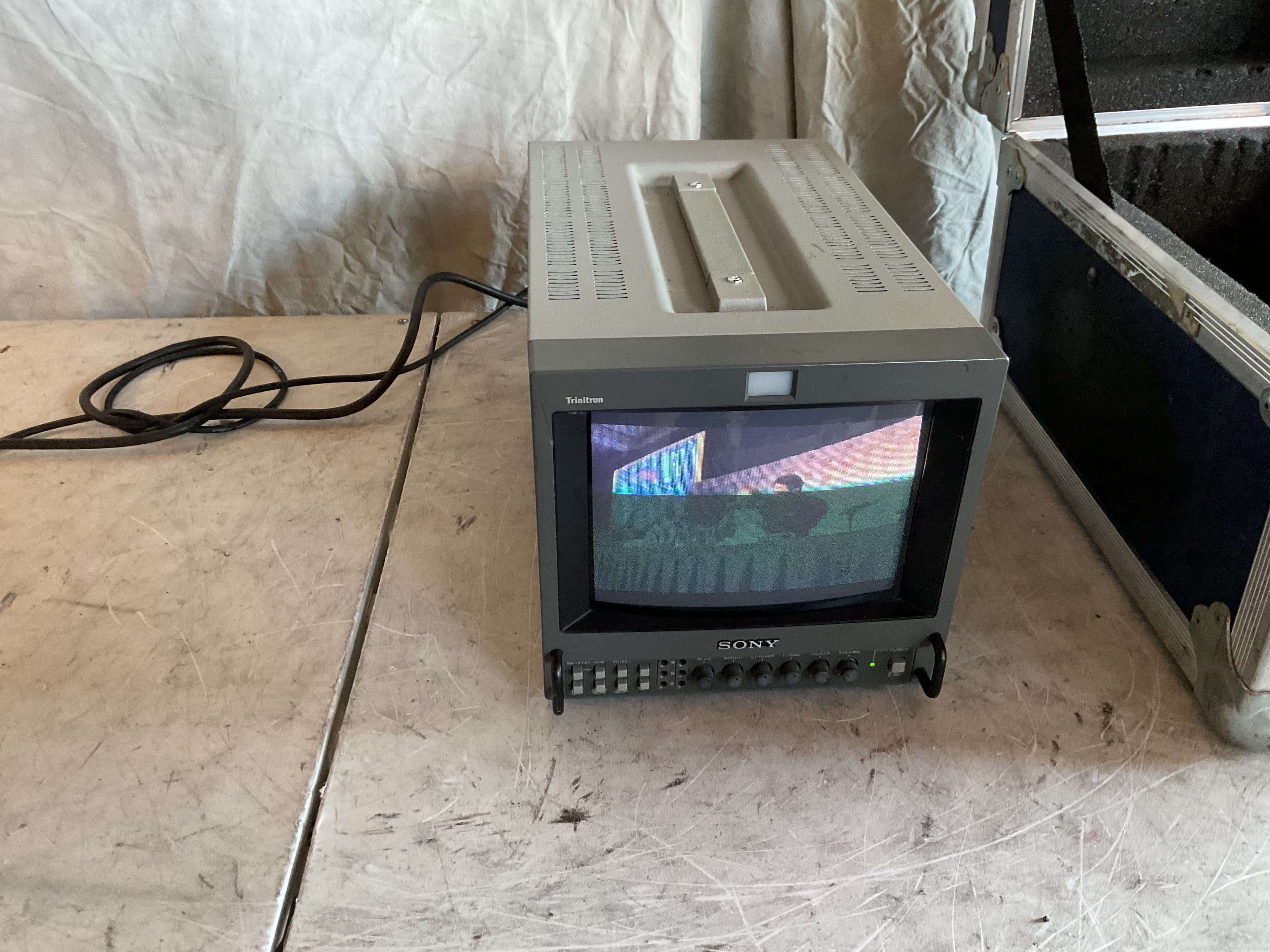 sony-pvm-8042q-8-crt-monitor-in-road-case-616660