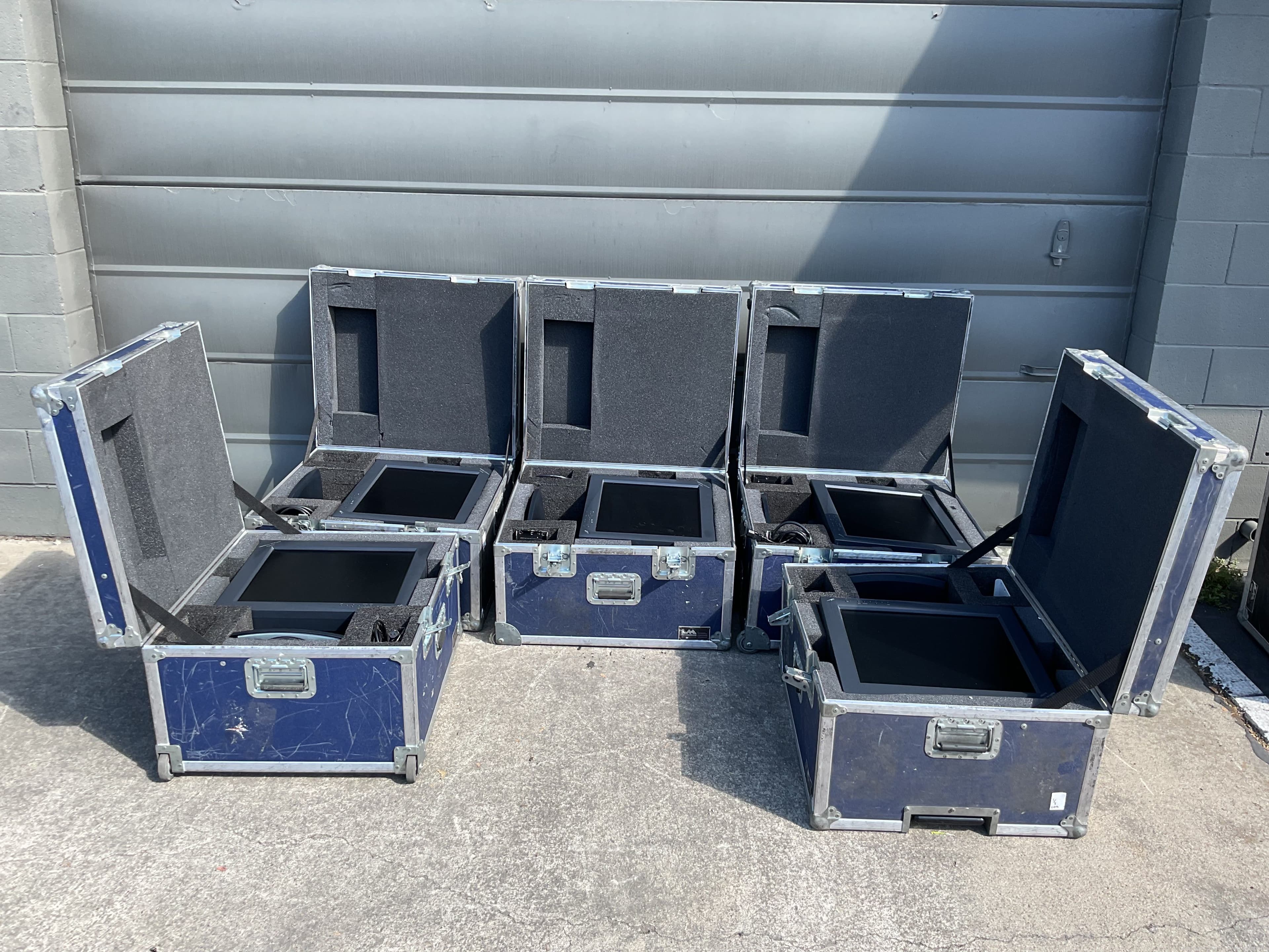 5-nec-lcd2010x-bx-monitors-in-cases-616859