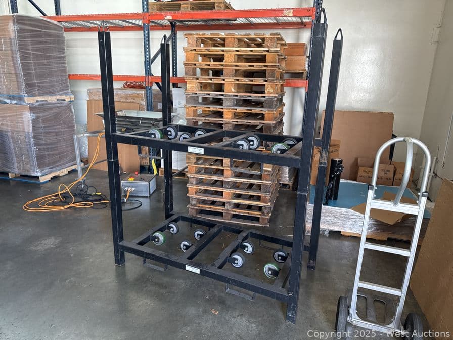 2-western-square-stackable-barrel-racks-with-rollers-600773