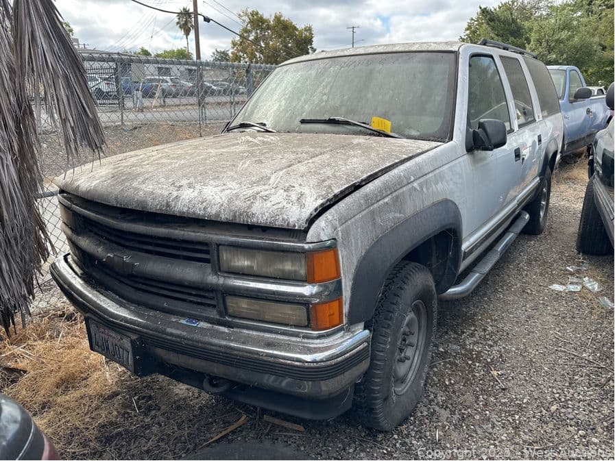 1997-chevy-suburban-608389