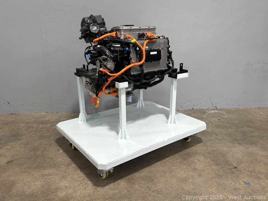 hydrogen-engine-fuel-cell-system-with-stand-606760