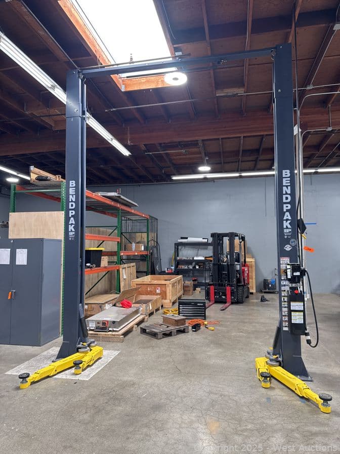 bendpak-10000-lb-capacity-2-post-vehicle-lift-606799
