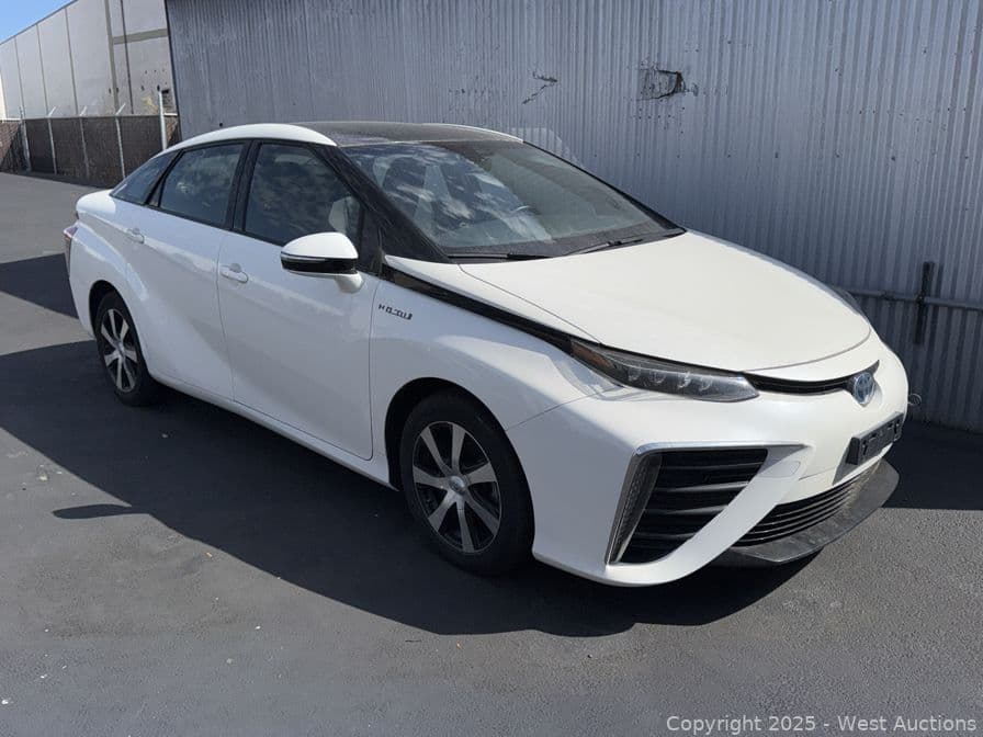 2017-toyota-mirai-not-running-for-parts-or-repair-606963