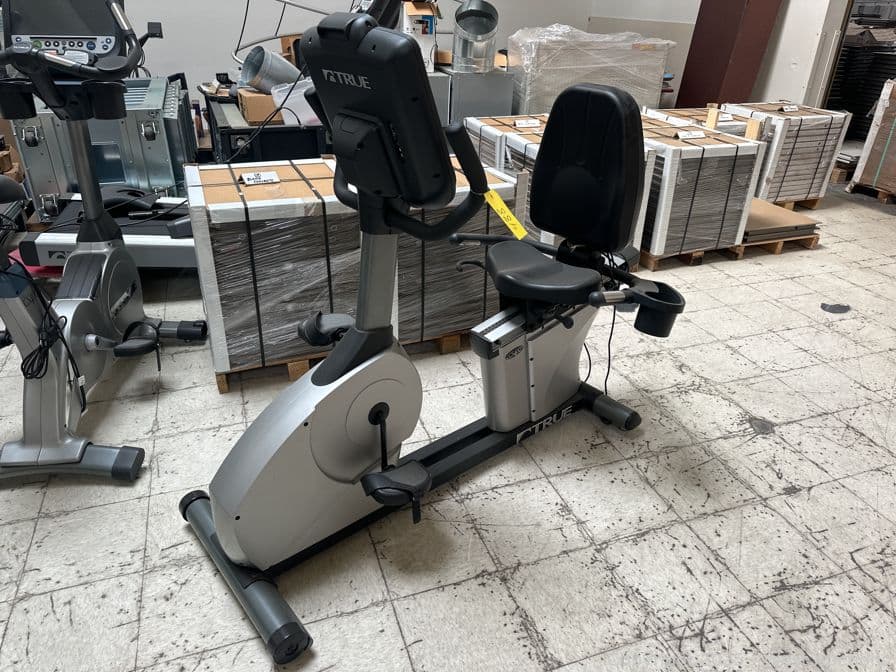 true-fitness-cs400-recumbent-bike-610050