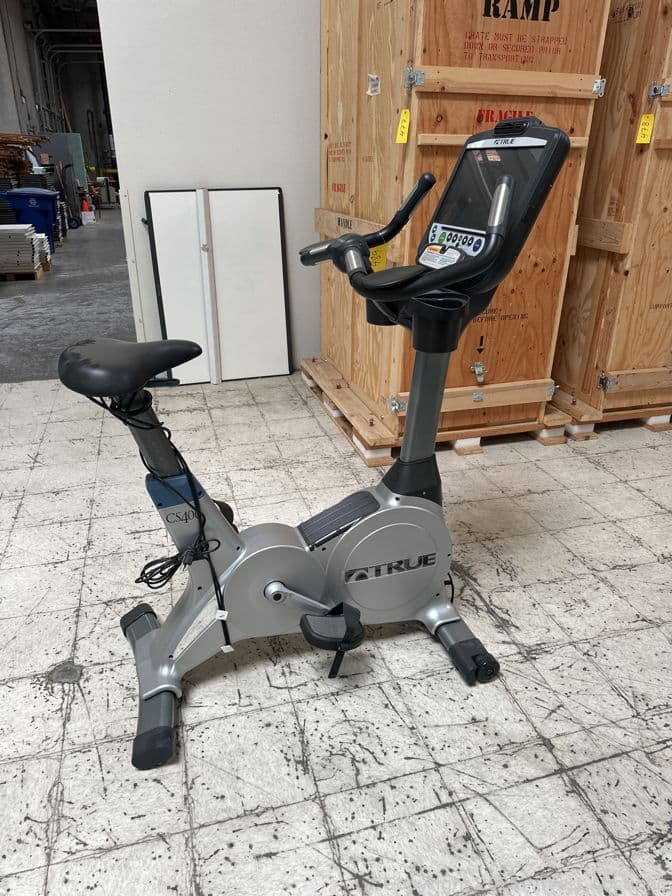 true-fitness-cs400-upright-exercise-bike-610049