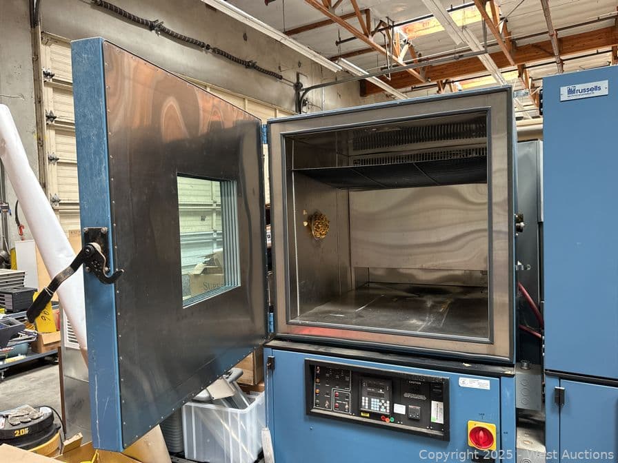 russells-technical-gd-32-3-3-environmental-test-chamber-610040