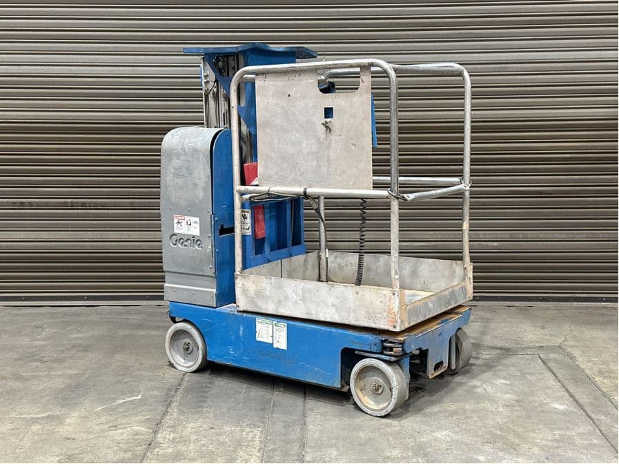 genie-gr-15-vertical-mast-lift-15-39-max-lift-height-609363