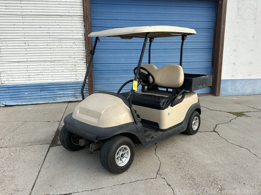 club-car-electric-golf-cart-613818