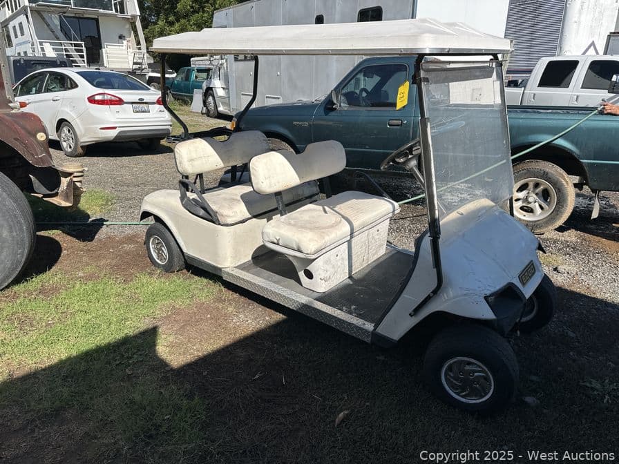 e-z-go-electric-golf-cart-613755
