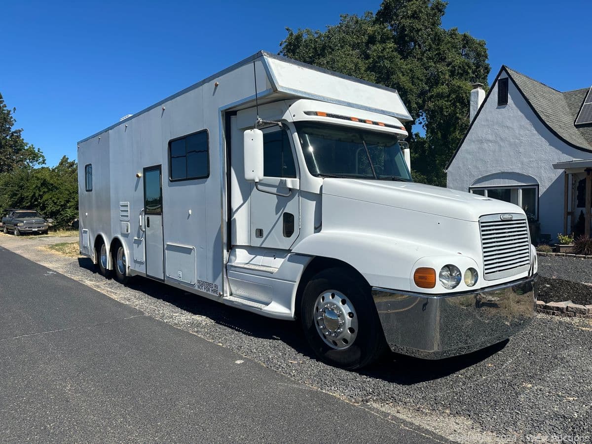 2008-spec-toter-home-with-1998-freightliner-chassis-613901