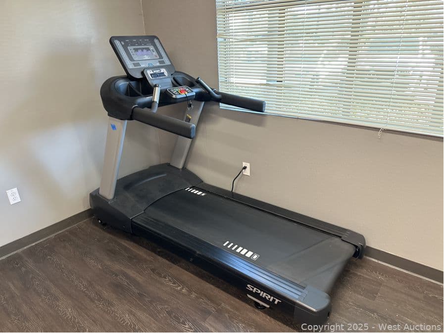 spirit-incline-treadmill-613539