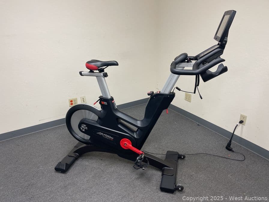 life-fitness-cycle-620290