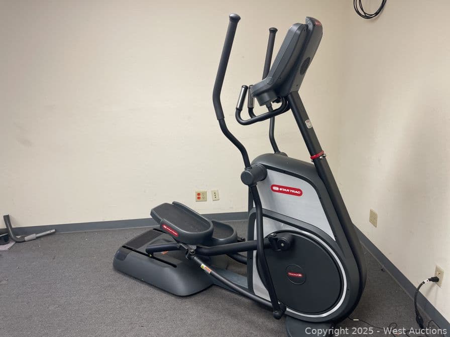 star-trac-elliptical-machine-620289