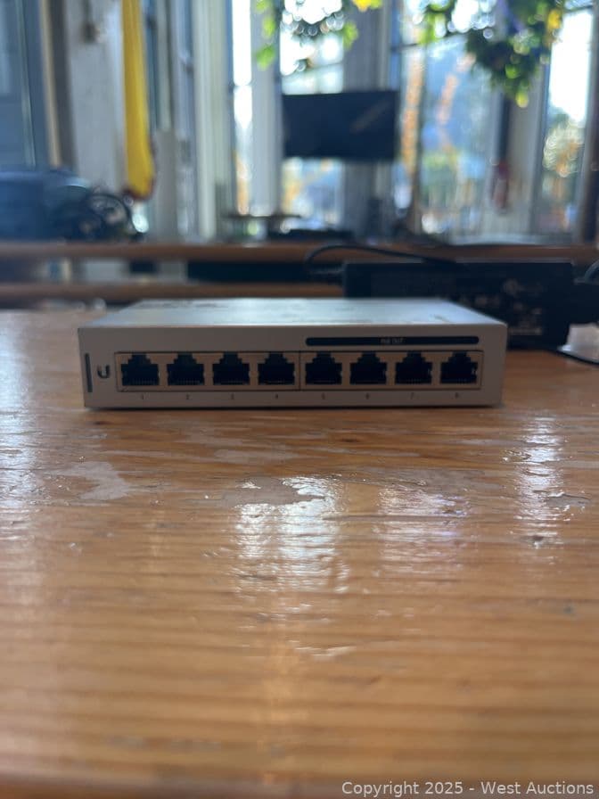 unifi-switch-8-60w-618321