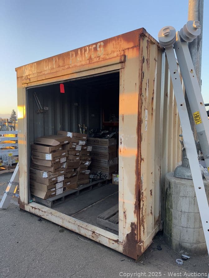 10-shipping-container-with-roll-up-door-contents-not-included-621863