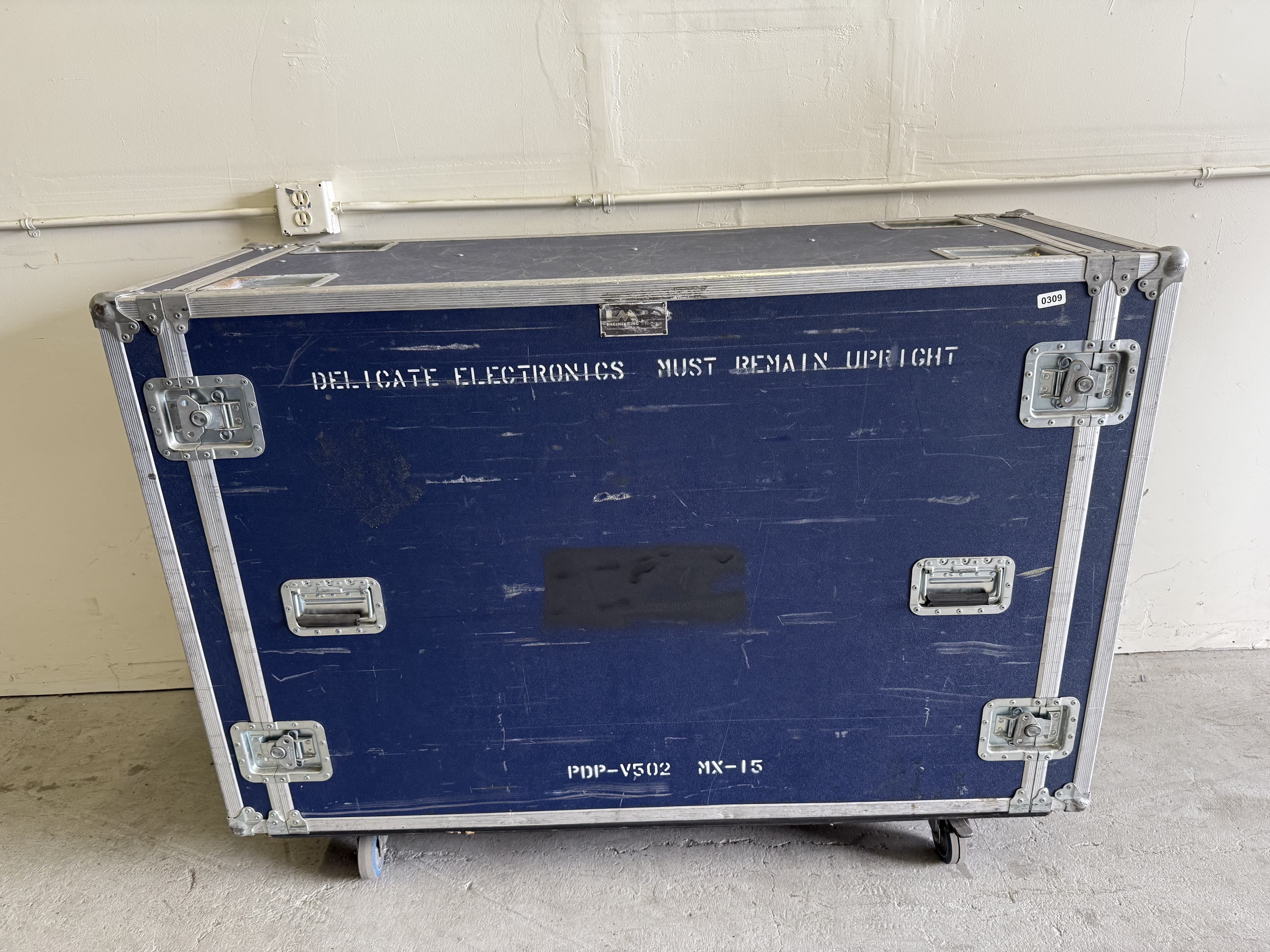 pioneer-50-tv-in-rolling-case-617312