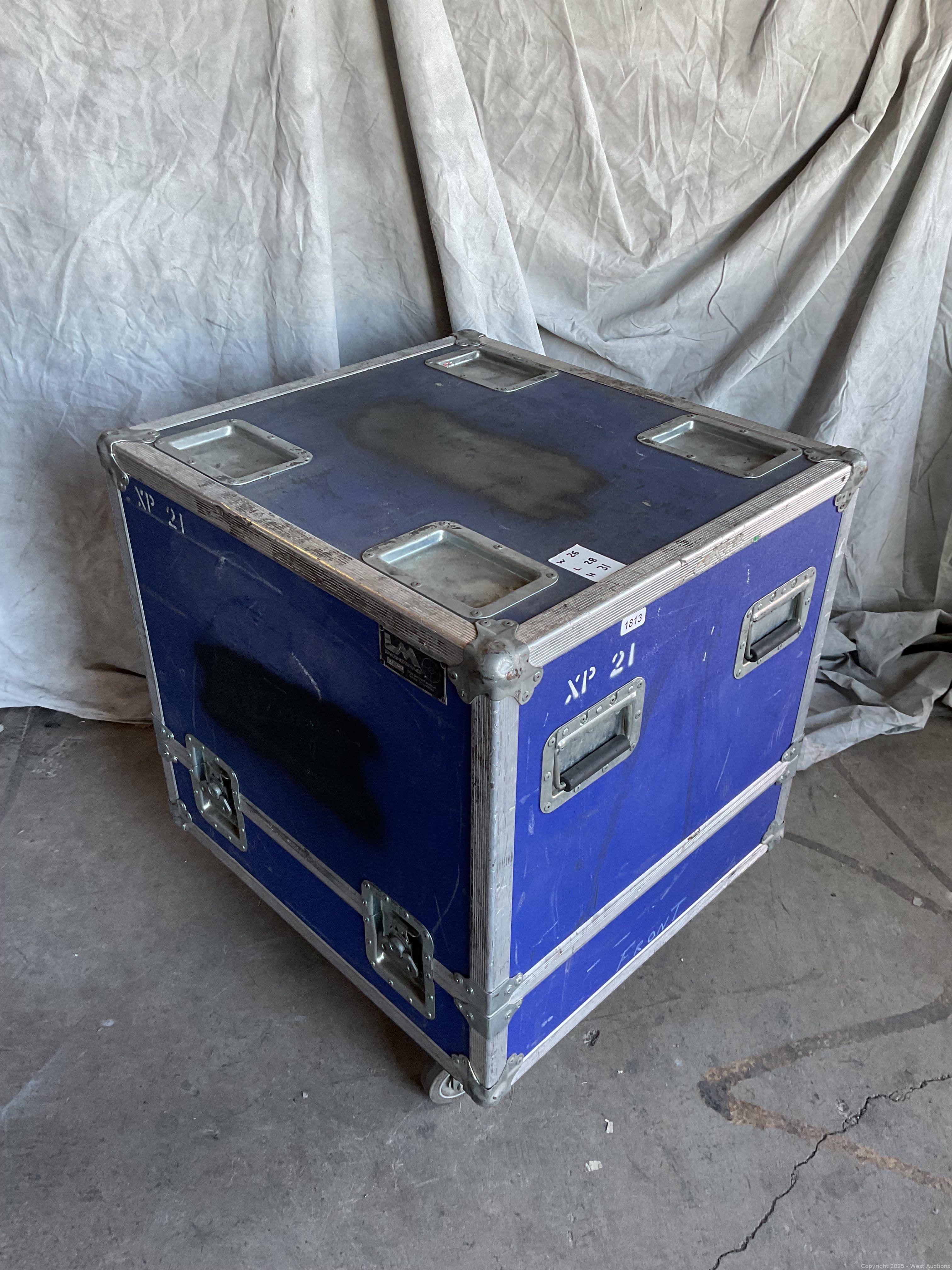 empty-road-case-617381