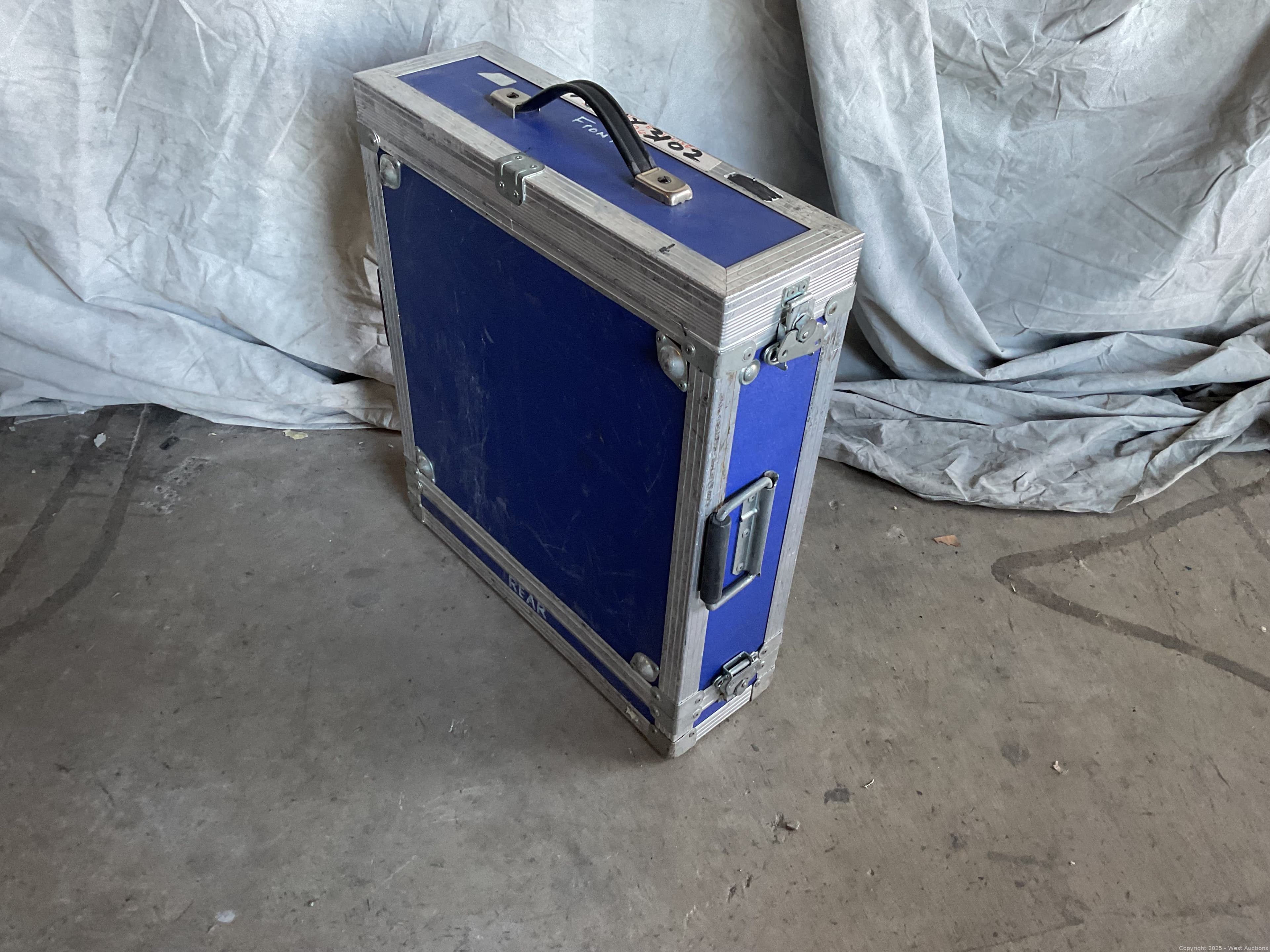 empty-rack-case-small-617390