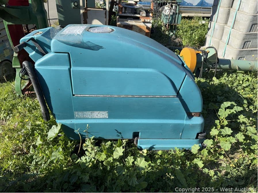 tennant-5540-floor-scrubber-ml5s9pow